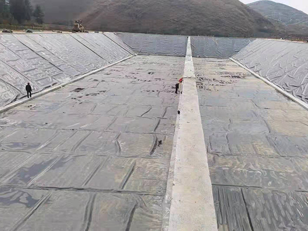 掌握HDPE防滲土工膜正確施工方式方法。