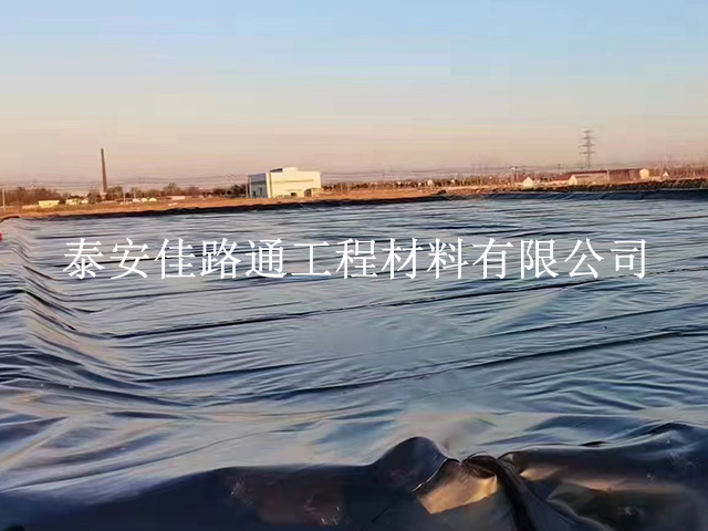 生產(chǎn)中哪些因素會影響?zhàn)B殖防滲膜的厚度呢？