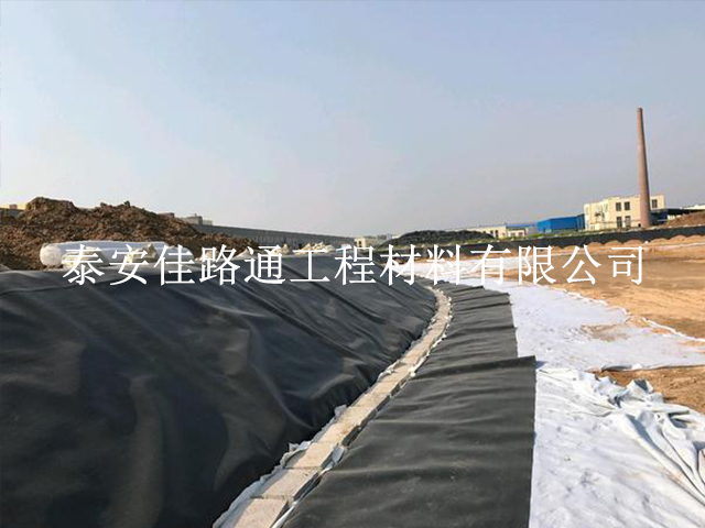 找出HDPE防滲膜表面出現(xiàn)斑點(diǎn)的原因 找出HDPE防滲膜表面出現(xiàn)斑點(diǎn)的原因