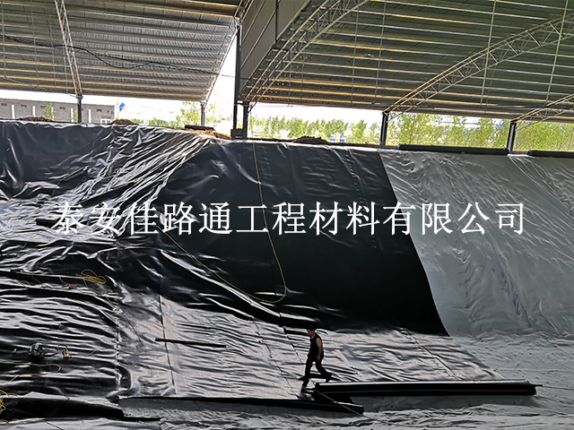 防滲膜的焊接施工工作須嚴(yán)格規(guī)范起來 防滲膜的焊接施工工作須嚴(yán)格規(guī)范起來