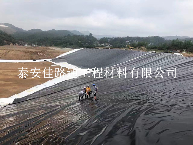 hdpe防滲土工膜施工前須符合各方面標(biāo)準(zhǔn)要求 hdpe防滲土工膜施工前須符合各方面標(biāo)準(zhǔn)要求