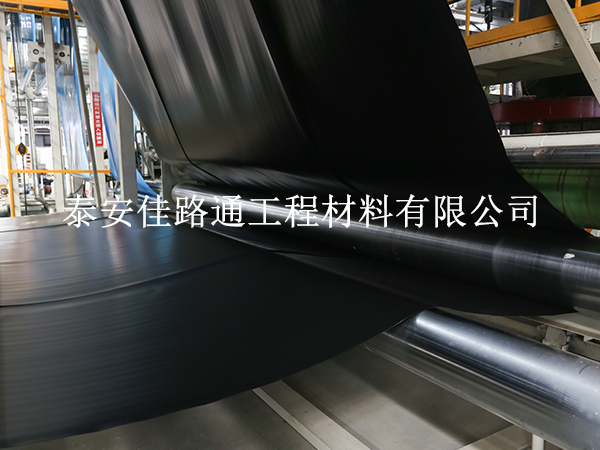 沼氣池土工膜鋪設(shè)需要掌握哪些方法技巧？