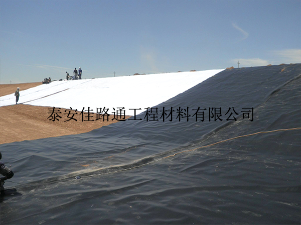 養(yǎng)殖防滲膜鋪設(shè)順序以及環(huán)境條件介紹 養(yǎng)殖防滲膜鋪設(shè)順序以及環(huán)境條件介紹