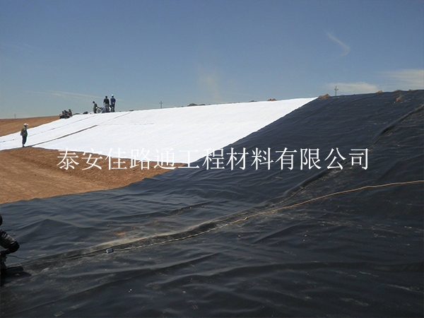水池鋪設(shè)水產(chǎn)養(yǎng)殖防滲膜可有效控制水質(zhì) 水池鋪設(shè)水產(chǎn)養(yǎng)殖防滲膜可有效控制水質(zhì)