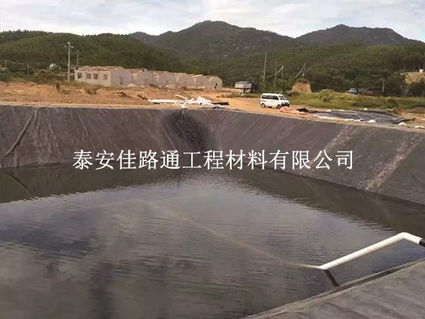 蓄水池防滲膜延緩衰老的方法策略進行概述 蓄水池防滲膜延緩衰老的方法策略進行概述
