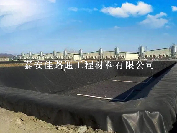 魚塘防滲膜為您營造穩(wěn)定的生態(tài)化池塘 魚塘防滲膜為您營造穩(wěn)定的生態(tài)化池塘