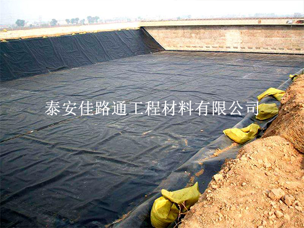 關(guān)于水產(chǎn)養(yǎng)殖防滲膜有哪些連接方法須關(guān)注？