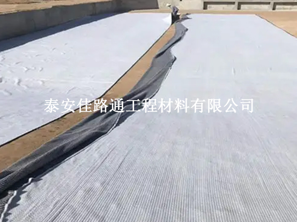 膨潤(rùn)土防水毯的未來(lái)發(fā)展趨勢(shì):創(chuàng)新與綠色并行 膨潤(rùn)土防水毯的未來(lái)發(fā)展趨勢(shì):創(chuàng)新與綠色并行