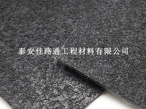 糙面土工膜斜坡防滑技巧：穩(wěn)固工程，安全先行