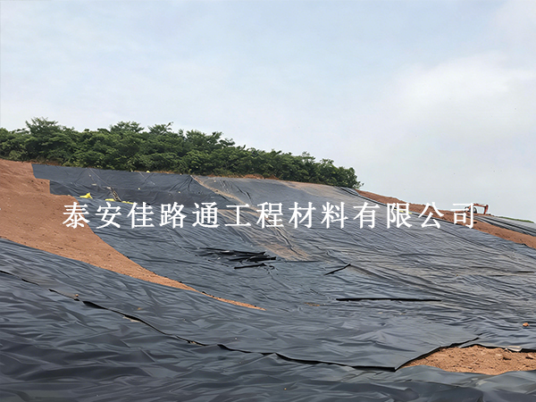 沼氣池防滲膜使用禁忌：這些物質(zhì)嚴(yán)禁接觸，避免防滲失效