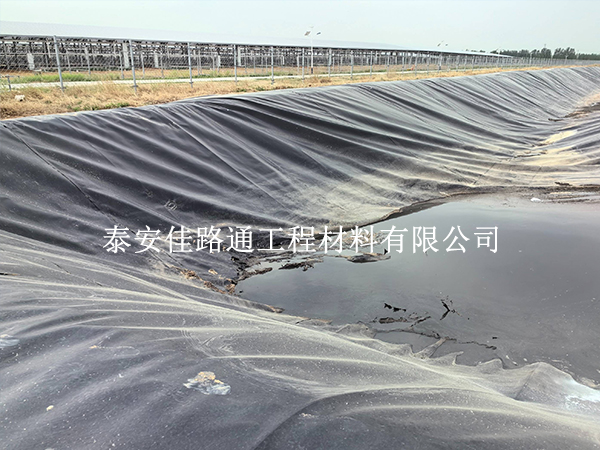 人工湖防滲膜怎么接才不漏？這些連接工藝才是真正的硬功夫