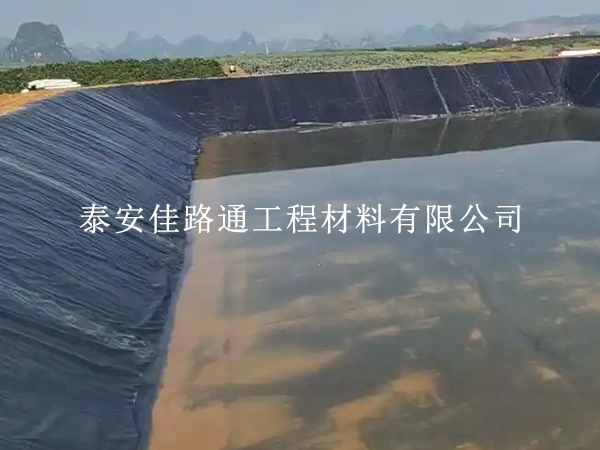 筑牢沼氣池防滲防線：核心鋪設(shè)工藝與質(zhì)控要點解析